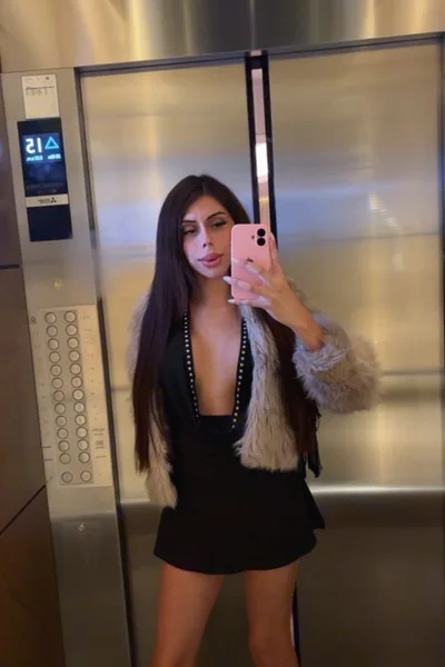 Adriana C (25 years) — Las Condes, Chile - 33