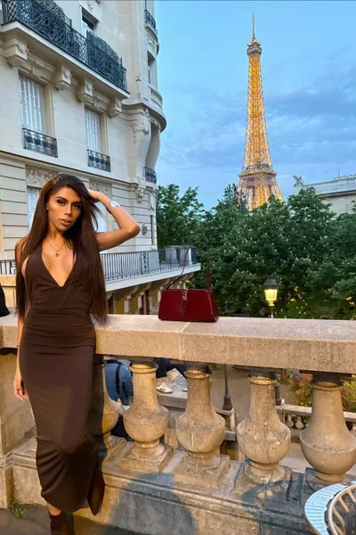 Adriana C (25 years) — Las Condes, Chile - 17