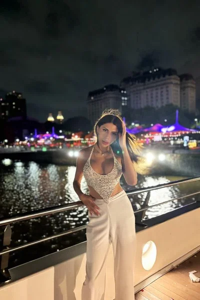 Adriana C (25 years) — Las Condes, Chile - 41
