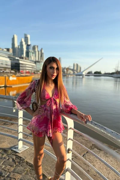 Adriana C (25 years) — Las Condes, Chile - 58