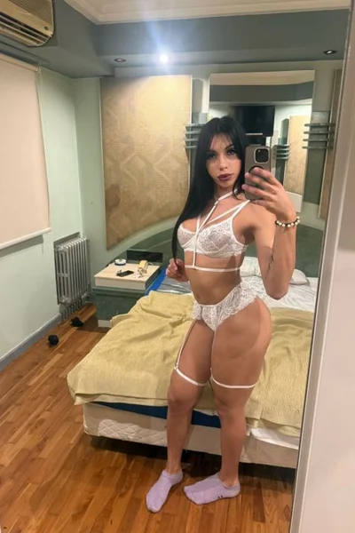 Kiara (22 años) — San Isidro, Argentina - 8