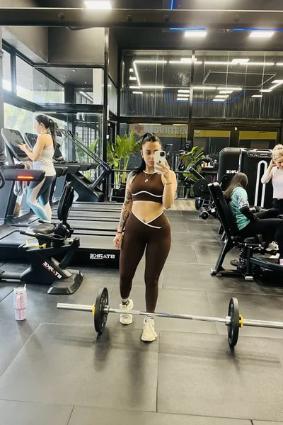 Lucia (22 años) — Palermo, Argentina - 5
