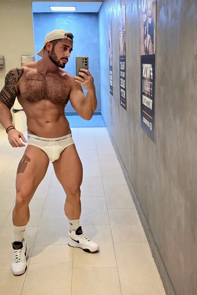 Cuban Dy (36 years) — Microcentro, Argentina - 7