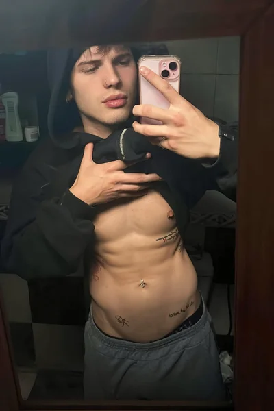 Alex (19 años) — Capital Federal, Argentina - 2