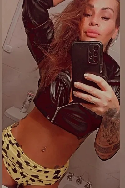 Nazarena (29 años) — Añelo, Argentina - 16