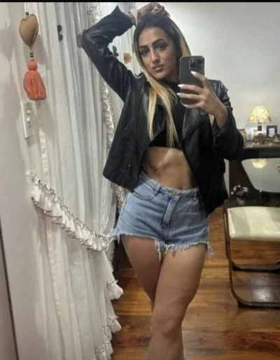 Stefania (26 años) — Villa Urquiza, Argentina - 7
