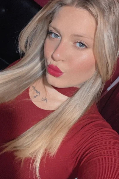 Mica (26 years) — San Miguel, Argentina - 64