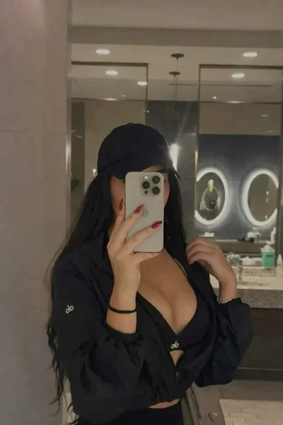 Pia (22 years) — San Isidro, Argentina - 1