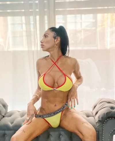 Linda (27 años) — Recoleta, Argentina - 6
