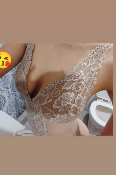 Flor (19 años) — Ezeiza, Argentina - 1