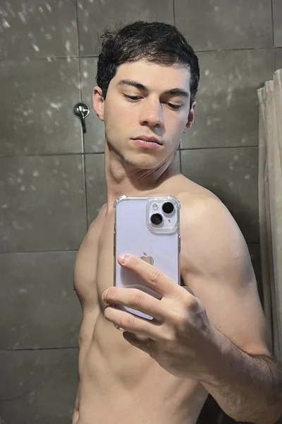 Alex (24 años) — Capital Federal, Argentina - 1