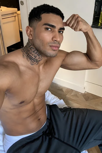 Carlos (24 years) — Madrid / Madrid