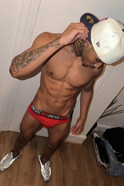 Carlos (24 años) — Madrid, España - 8