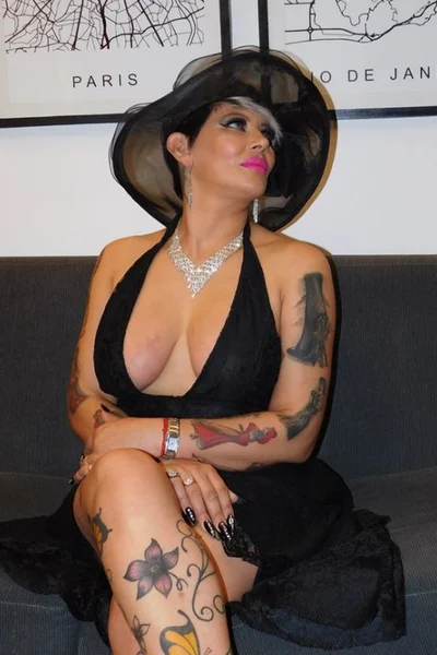 Dra. Perla Lopez (40 años) — Belgrano, Argentina - 118