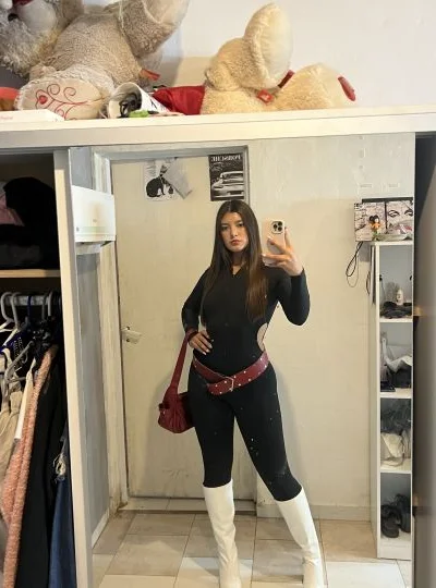 Emeli (23 años) — Rawson, Argentina - 34