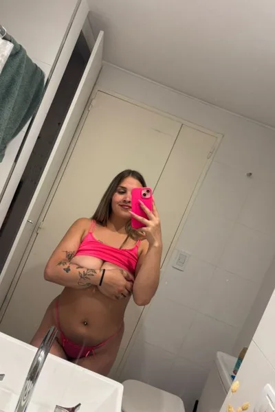 Zoe (22 years) — Montserrat, Argentina - 51
