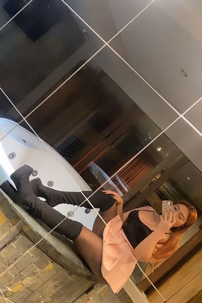 Amelia Velvet (24 anos) — Capital, Argentina - 18