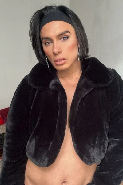 Shaina (30 años) — Tribunales, Argentina - 400
