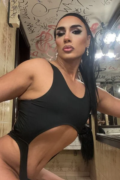 Shaina (30 años) — Tribunales, Argentina - 295