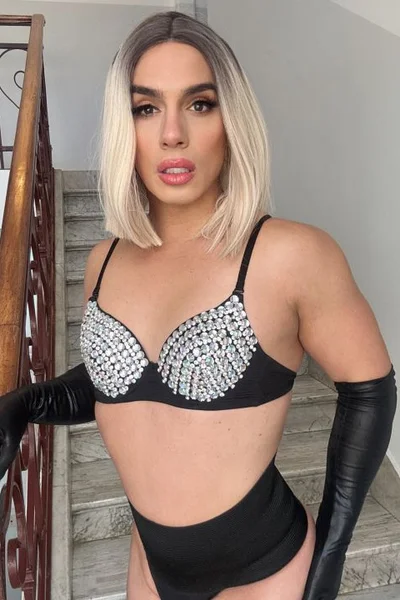 Shaina (30 años) — Tribunales, Argentina - 311