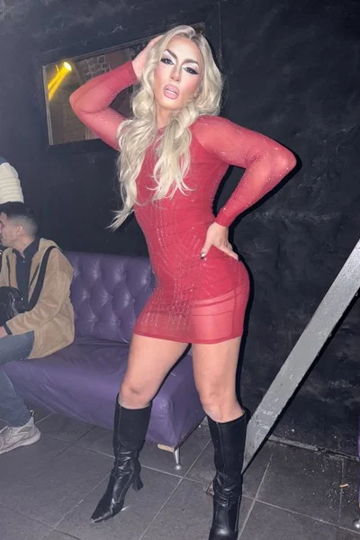 Shaina (30 años) — Tribunales, Argentina - 380