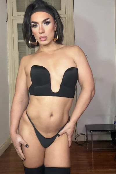 Shaina (30 años) — Tribunales, Argentina - 437