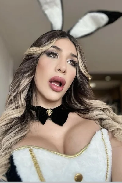 Bri Venus, Escobar
