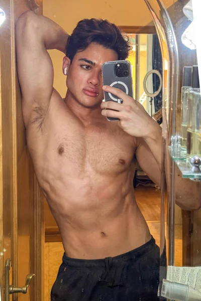 Nico (25 years) — Madrid, España - 10