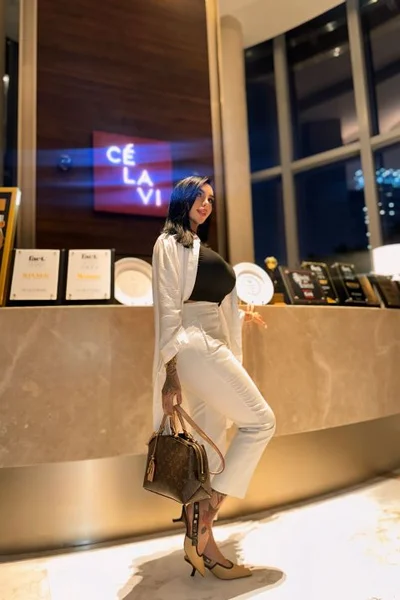 Celeste (30 años) — Mexicali, México - 124