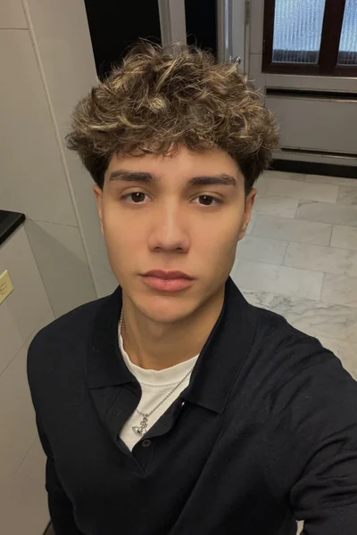 Enzo (21 years) — Madrid, España - 1