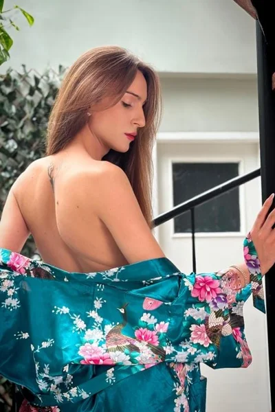 Juana Bonita (25 años) — Nuñez, Argentina - 1