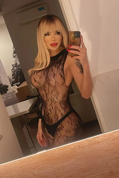 Florencia Kardashian (30 años) — Palermo, Argentina - 144