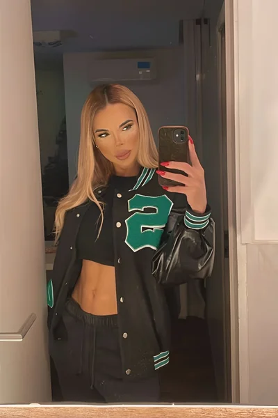 Florencia Kardashian (30 años) — Palermo, Argentina - 338