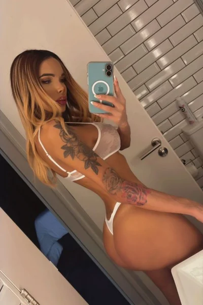 Florencia Kardashian - 111