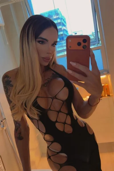Florencia Kardashian (30 anos) — Palermo, Argentina - 313