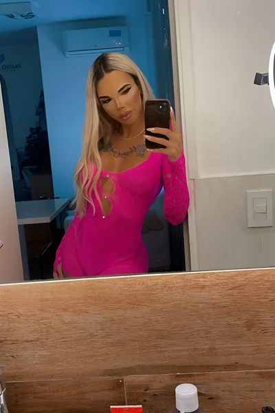 Florencia Kardashian (30 años) — Palermo, Argentina - 415