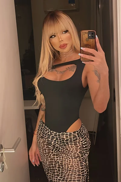 Florencia Kardashian (30 años) — Palermo, Argentina - 171