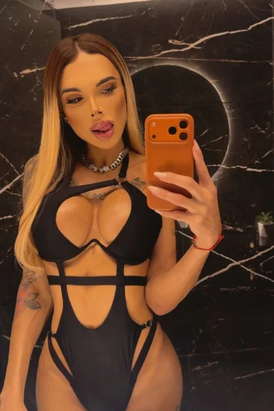 Florencia Kardashian (30 anos) — Palermo, Argentina - 316