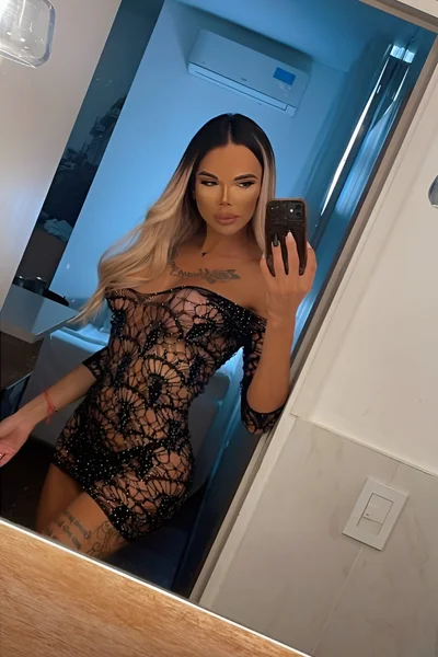 Florencia Kardashian (30 años) — Palermo, Argentina - 493