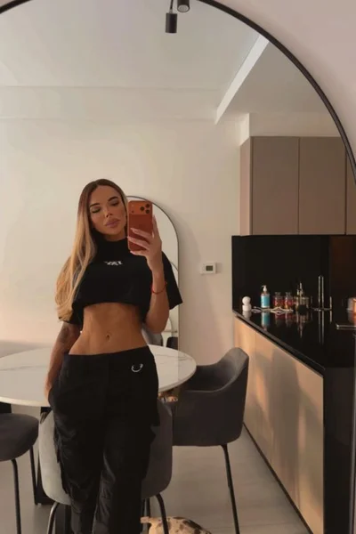 Florencia Kardashian (30 anos) — Palermo, Argentina - 318