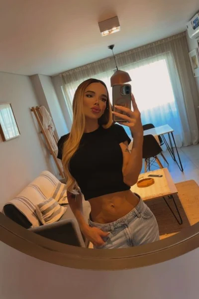 Florencia Kardashian - 44