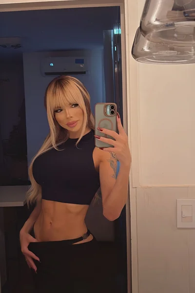 Florencia Kardashian (30 años) — Palermo, Argentina - 42