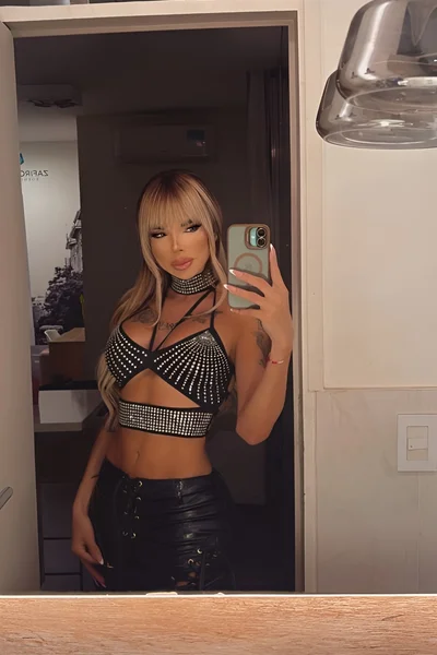 Florencia Kardashian (30 años) — Palermo, Argentina - 77