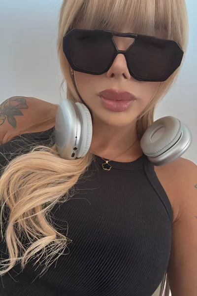 Florencia Kardashian (30 años) — Palermo, Argentina - 85