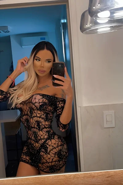 Florencia Kardashian (30 años) — Palermo, Argentina - 491