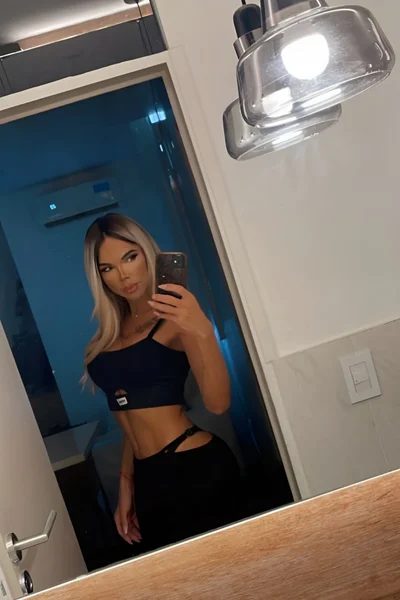 Florencia Kardashian (30 años) — Palermo, Argentina - 464