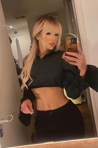 Florencia Kardashian (30 años) — Palermo, Argentina - 223