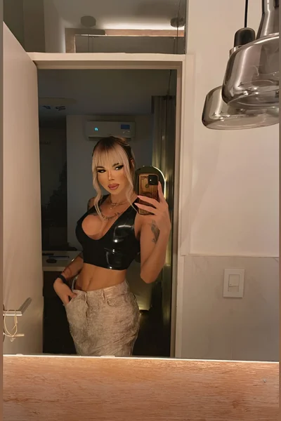 Florencia Kardashian (30 años) — Palermo, Argentina - 256