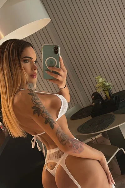 Florencia Kardashian - 119