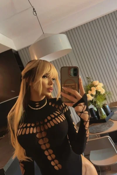 Florencia Kardashian - 46